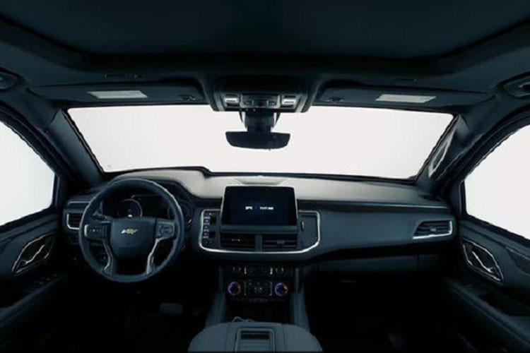 Ngoài những chiếc Suburban làm nhiệm vụ tác chiến điện tử vẫn còn một số khác đóng vai trò thiết lập kênh liên lạc riêng cho Tổng thống hoặc Phó Tổng thống Mỹ với Nhà Trắng nhờ khả năng kết nối trực tiếp với một vệ tinh của quân đội Hoa Kỳ - nó được biết đến với tên gọi Roadrunner.