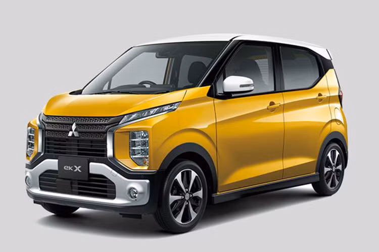 Taị thị trường nội địa Nhật bản, mẫu giá xe Mitsubishi eK X mới bán ra dự kiến khoảng 10.000 USD (tương đương 230 triệu đồng). Hiện mẫu xe này chưa được thông báo sẽ có mặt tại các thị trường ngoài Nhật.