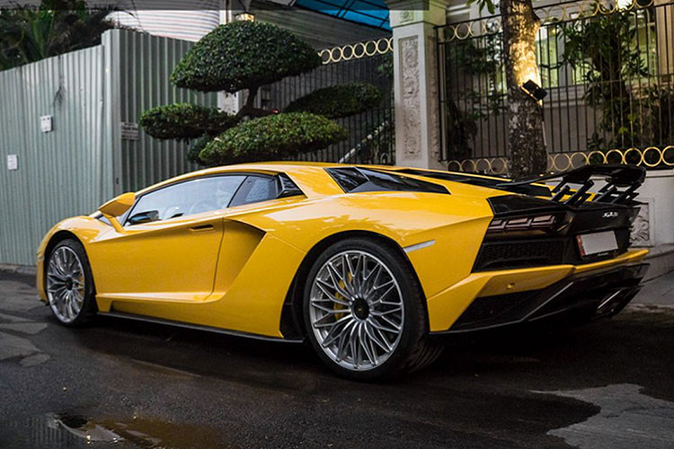 Động cơ V12 dung tích 6.5 lít quen thuộc của hãng xe Ý đã được điều chỉnh để có khả năng sản sinh công suất lên tới 740 mã lực tại vòng tua 8.400 vòng/phút, mô-men xoắn cực đại đạt 690Nm tại 5.500 vòng/phút, nhiều hơn 40 mã lực so với phiên bản tiền nhiệm. 