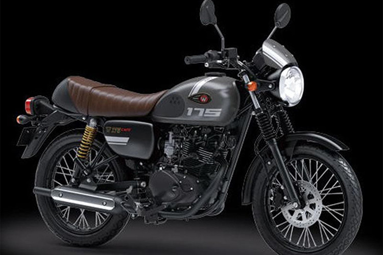 Là thành viên thuộc dòng W của hãng xe Nhật, mẫu xe hoài cổ Kawasaki W175 Cafe 2020 mang thiết kế truyền thống đơn giản. Xe không thay đổi kích thước so với phiên bản cũ hiện tại, cân nặng là 126kg.