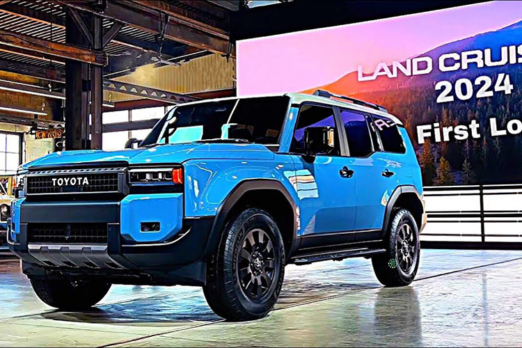 Toyota Land Cruiser Prado 2024 gần như không có đối thủ tại Việt Nam xét về khía cạnh vượt địa hình. Tuy nhiên, Land Cruiser Prado vẫn chịu sức ép từ những mẫu xe cùng kích cỡ như Ford Explorer, Volkswagen Teramont hay mẫu xe có thiên hướng off-road như Jeep Wrangler nhập Mỹ (giá hơn 3,7 tỷ đồng).