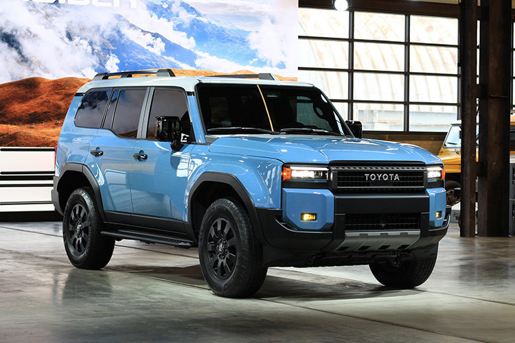 Mặc dù thông tin ra mắt Land Cruiser Prado 2024 đã xuất hiện trong thời gian gần đây nhưng Toyota Việt Nam vẫn giữ im lặng. Lịch ra mắt và giá xe Toyota Land Cruiser Prado 2024 vẫn chưa được chính hãng xác nhận.