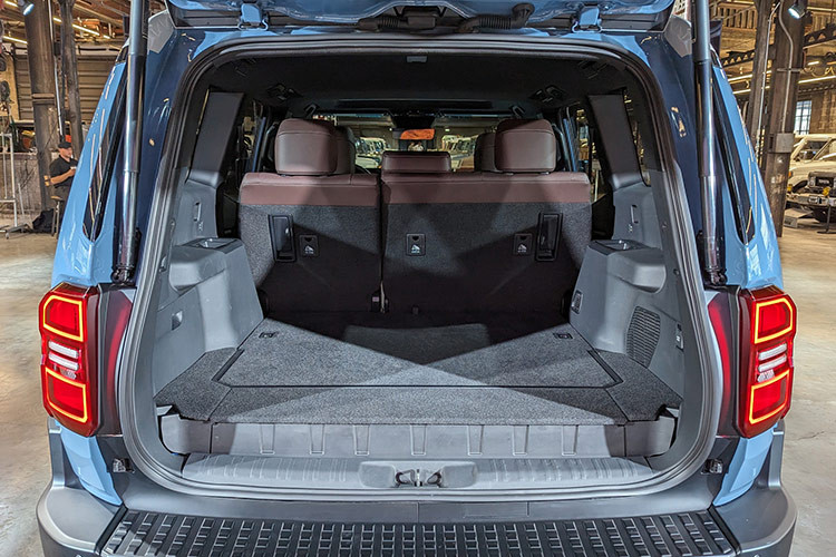 Có khả năng Toyota Land Cruiser Prado 2024 ra mắt Việt Nam sử dụng động cơ 2.4 tăng áp, sản sinh công suất 326 mã lực, mô-men xoắn tối đa 630 Nm.