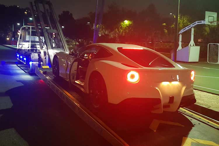 Được biết, chiếc xe Ferrari F12 Berlinetta của Đặng Lê Nguyên Vũ lần này là chiếc thứ 3. Nhiều tay chơi siêu xe đã rất ấn tượng với độ chịu chơi, chịu chi và chịu săn lùng Ferrari của nhà sưu tập xe lớn nhất tại Việt Nam. 