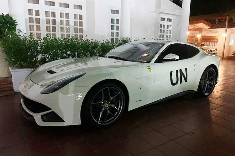 Mới đây, hình ảnh một chiếc siêu xe Ferrari F12 Berlinetta màu độc nhất Việt Nam đang chuẩn bị được dán bộ tem UN ở 2 bên cửa xe đã thu hút sự quan tâm của giới mê xe, cũng như cộng đồng mạng. Đây đã là chiếc Ferrari thứ 23 được đưa vào bộ sưu tập xe của ông Đặng Lê Nguyên Vũ, Chủ tịch tập đoàn Trung Nguyên.