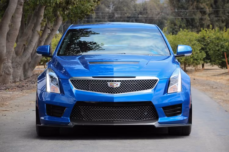 Về ngoại thất, bản Cadillac ATS-V Vector Blue Edition tại Nhật Bản có một lựa chọn màu sơn Xanh Dương (Vector Blue), mâm hợp kim đa chấu tối màu với kẹp phanh từ thương hiệu Brembo và hai lựa chọn màu sắc nội thất kết hợp là: Đen/Cam và Xám/Cam.