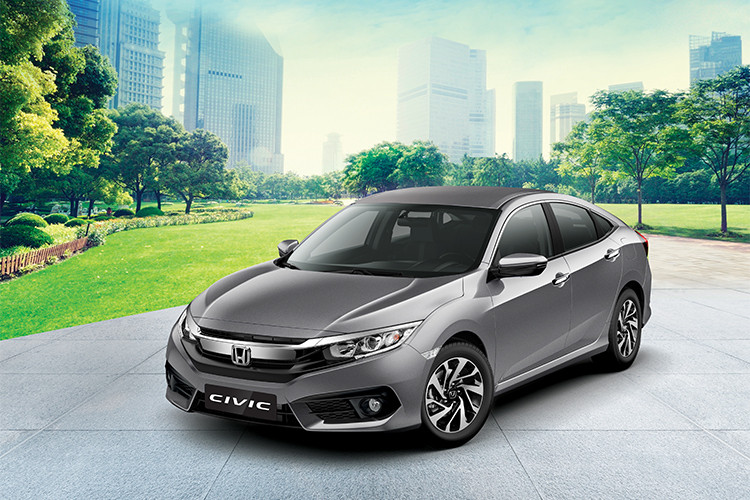 Với mong muốn đáp ứng phong phú hơn nhu cầu sở hữu mẫu xe Honda Civic mới đậm chất thể thao hơn, ngoài phiên bản cao cấp nhất 1.5 L, Honda Việt Nam đã ra mắt thêm hai phiên bản mới của Civic: 1.5 G (động cơ tăng áp 1.5L VTEC TURBO) và 1.8 E (động cơ 1.8L i-VTEC).