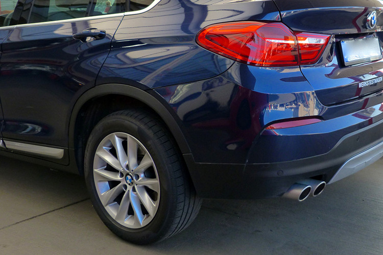 Xe sở hữu chiều dài tăng 760 mm, 380 mm vào bề rộng, trục cơ sở thêm 50 mm nhưng lại nhẹ hơn 50 kg. Ngoài ra, chiều cao vẫn thấp hơn 2,5 mm, trọng tâm được đặt thấp, tỷ lệ phân phối trọng lượng 50:50 giúp xe vận hành tối ưu hơn so với trước đây.