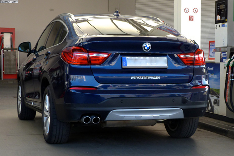 Chiếc BMW X4 xDrive20d M Sport phiên bản 2019 của ông Park Hang Seo được trang bị động cơ diesel 4 xi-lanh, tăng áp, dung tích 2.0 lít với công suất tối đa 190 mã lực và mô-men xoắn cực đại 400 Nm.