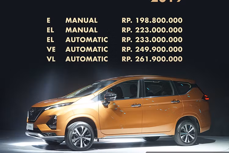 Mẫu xe Nissan Livina 2019 mới tại Indonesia sẽ được chia thành 5 bản trang bị, bao gồm E MT, EL MT, EL AT, VE AT và VL AT. Giá xe Nissan Livina 2019 dao động từ 198,8 - 261,9 triệu Rupiah (khoảng 327 - 431 triệu đồng), ngang ngửa với Mitsubishi Xpander.