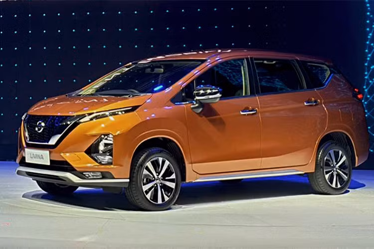 Như vậy, theo dự đoán, mẫu MPV giá rẻ này có thể phải đến tháng 10 hoặc muộn hơn là cuối năm nay mới được ra mắt và hiện đang được Nissan Việt Nam gấp rút hoàn tất các thủ tục thông quan. Mẫu xe này nhiều khả năng cũng được nhập khẩu nguyên chiếc từ Indonesia như các đối thủ khác cùng phân khúc.