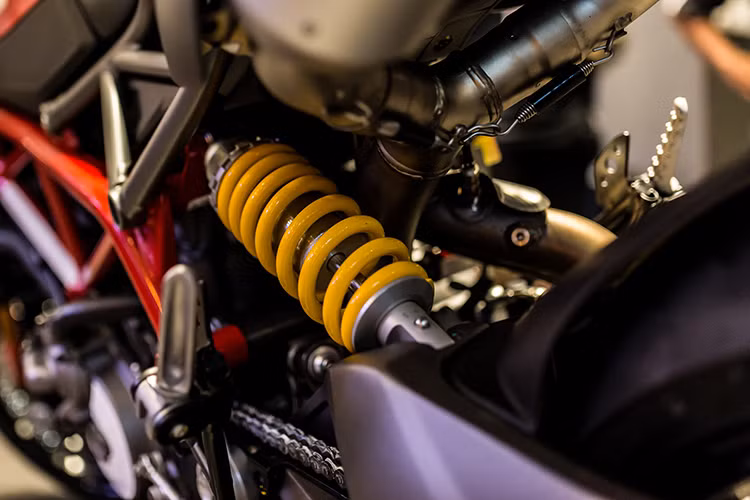 Không chỉ là một chiếc xe với kiểu dáng Motard đầy uy lực, hãng xe máy Ducati còn trang bị cho Hypermotard 950 một "rổ" công nghệ hiện đại như: Hệ thống ABS Bosch ECO hỗ trợ vào cua; Ducati Traction Control (DTC) EVO; Ducati Safety Pack (DSP); Ducati Wheelie Control (DWC) EVO; Ducati Quick Shift (DQS) EVO.