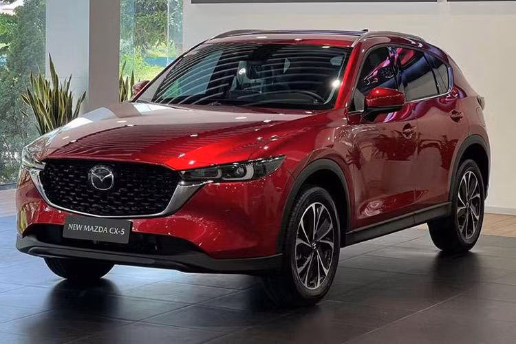 Gia xe Mazda CX-5 va CX-8 giam, re nhat phan khuc o Viet Nam