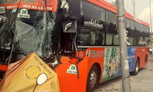 Xe khach Phuong Trang tong lien hoan, pha tan quan com