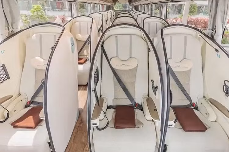 Trong số các công ty điều hành xe buýt chạy đêm, xe buýt của Willer Express có trụ sở tại Tokyo đã nổi tiếng vì có một số mẫu xe đẹp nhất, và thậm chí họ còn vượt qua chính mình với những chiếc xe buýt ReBorn mới.