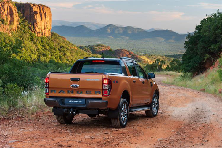 Loat oto ban tai giam gia, keo khach hau thang Ngau-Hinh-6