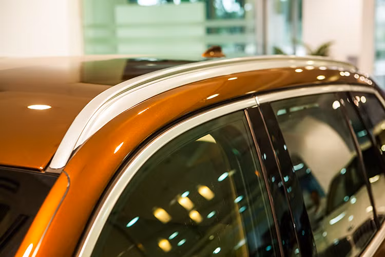 Gói Công nghệ tiên phong bao gồm: Hệ thống hiển thị thông tin trên kính chắn gió – Head up Display (HUD), có khả năng thay đổi màu sắc thông tin hiển thị nhằm tối ưu hóa tầm quan sát của người lái; Hệ thống định vị chuyên biệt BMW Navigation System Business, tích hợp bản đồ Việt Nam; Rèm che nắng 2 bên chỉnh cơ.