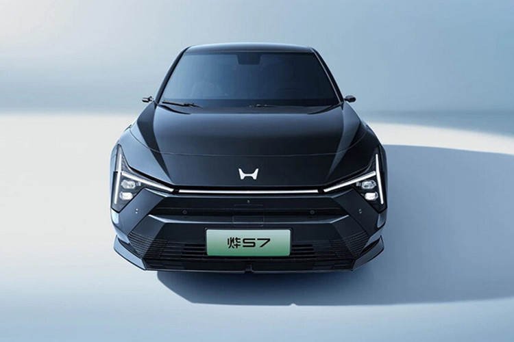 Honda cũng có hệ thống ADAS riêng mình mang tên Honda Sensing 360+. Hãng sẽ cung cấp cả hai tùy chọn công nghệ từ Honda và Huawei trên các mẫu xe tại Trung Quốc.