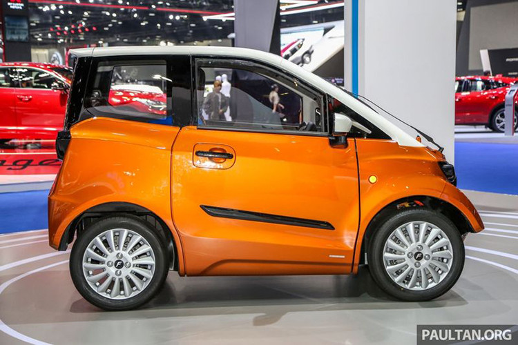 Trước đây, Funai Electric Co., là một nhà sản xuất tivi và đồ điện tử, tập đoàn này chỉ vừa mới “chân ướt chân ráo” gia nhập vào ngành công nghiệp xe hơi nên còn nhiều hạn chế trong việc sản xuất cũng như xây dựng quy mô nhà xưởng hiện đại. Chính vì thế, FOMM One không được hoàn thiện trong nước mà được sản xuất tại Bangkok, Thái Lan theo sự hợp tác với giữa Funai Electric Co. và FOMM Corp.