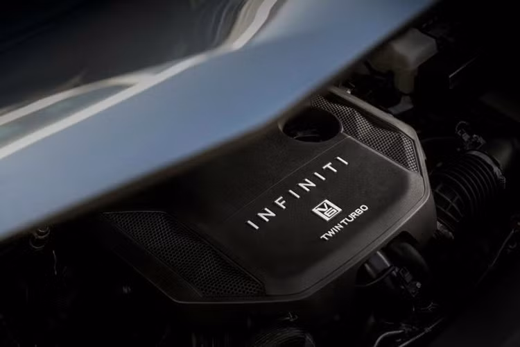 Về trang bị vận hành, Infiniti QX80 2025 được lắp động cơ V6 3,5 lít tăng áp kép mới, thay thế cho cụm máy V8 5.6 lít ở thế hệ trước. Khối động cơ này có công suất 450 mã lực và mô-men xoắn cực đại 699 Nm. Đi kèm với đó là hộp số tự động 9 cấp.
