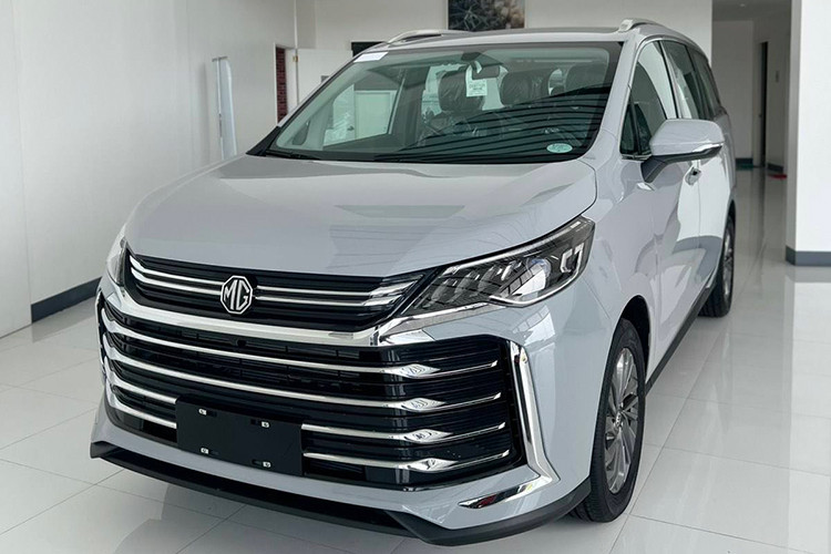 Mẫu MPV hạng trung MG G50 ra mắt Việt Nam lần đầu tiên tại triển lãm VMS 2024 vào tháng 10 năm ngoái. Hiện nay, các đại lý MG tại Việt Nam đã bắt đầu nhận cọc và dự kiến xe sẽ chính thức mở bán sau Tết Nguyên đán.