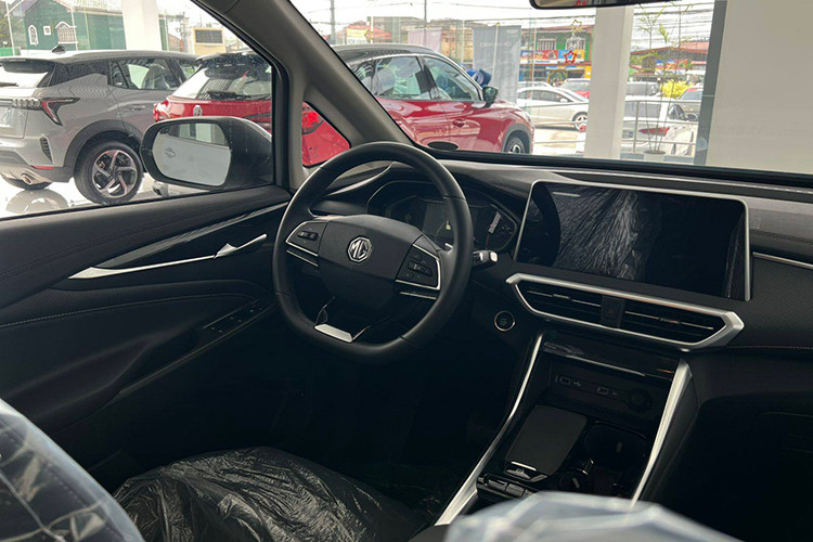 MG G50 sử dụng động cơ xăng 4 xi-lanh tăng áp 1.5L, sản sinh công suất tối đa 168 mã lực và mô-men xoắn cực đại 285 Nm. Xe có hai tùy chọn hộp số: số sàn 6 cấp hoặc tự động ly hợp kép 7 cấp.