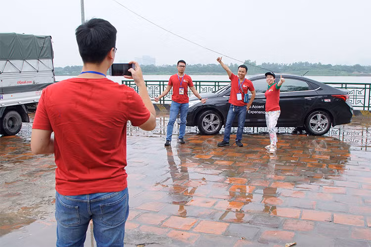 Với những thách thức như chụp hình ở đúng điểm trong ảnh ban tổ chức đưa, cùng nhau đi ăn kem, đi mua bánh, hay tìm đường đến điểm hái vải tại Thanh Hà Hải Dương... khiến quãng đường dự kiến từ Hà Nội đến Hải Phòng kéo dài hơn dự kiến khá nhiều. Các đội thi phải phối hợp nhóm, tìm đường, đọc đề bài, giải đề...dẫn đến những kết quả về quãng đường, thời gian, mức tiêu hao khác nhau.