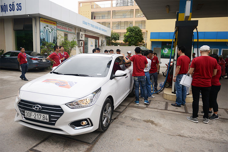 Đặc biệt, kết quả tiêu hao nhiên liệu của cuộc thi thấp nhất là 4,53 lít/100 km và cao nhất là 6,22 lít/100 km được đánh giá là sát với thực tế nhất. So với số liệu mà nhà sản xuất Hyundai Thành Công đưa ra theo thông tin Đăng kiểm là 5,6l/100km theo điều kiện hỗn hợp, con số thực thế này gần đúng, phản ánh đúng những gì người tiêu dùng có được với chiếc xe.