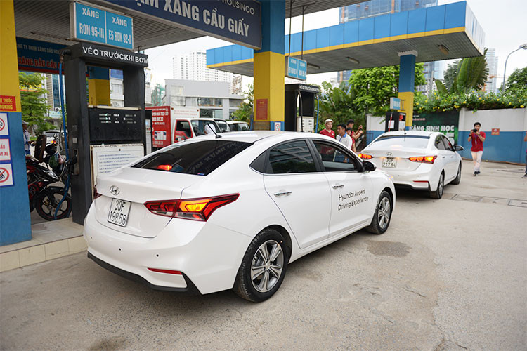 Nếu bình thường có ai hỏi đường từ Hà Nội đến Đồ Sơn như thế nào tiện nhất, có lẽ 10 người thì 11 người sẽ chỉ bạn ra cao tốc, chạy đúng tốc độ cho phép thì cũng chỉ khoảng 1h10p là đến nơi. Nhưng chuyến đi lần này lại không như vậy với một lộ trình “bí ẩn” cùng những bất ngờ thú vị và thời gian của nó cũng kéo dài đến gấp 5 lần bình thường.