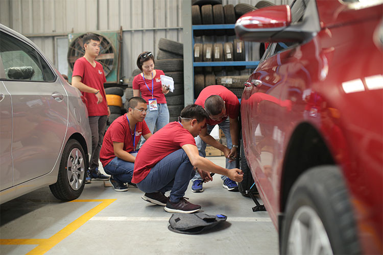 Các nhiệm vụ tiếp theo như tìm đến cửa hàng Bánh đậu xanh giữa trung tâm TP Hải Dương hay tìm nhà hàng để ăn trưa với thời gian tối thiểu 30 phút không quá khó khăn. Thử thách thực sự chỉ đến với chúng tôi khi phải tìm đường đến một vườn vải tại xã Thanh Thủy (huyện Thanh Hà, Hải Dương) để được lần đầu tiên được trải nghiệm làm nông dân.