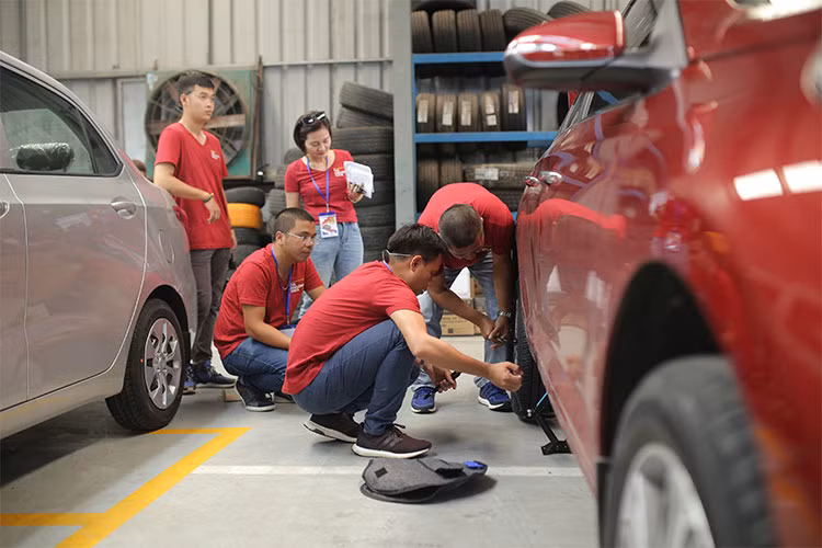 Các nhiệm vụ tiếp theo như tìm đến cửa hàng Bánh đậu xanh giữa trung tâm TP Hải Dương hay tìm nhà hàng để ăn trưa với thời gian tối thiểu 30 phút không quá khó khăn. Thử thách thực sự chỉ đến với chúng tôi khi phải tìm đường đến một vườn vải tại xã Thanh Thủy (huyện Thanh Hà, Hải Dương) để được lần đầu tiên được trải nghiệm làm nông dân.