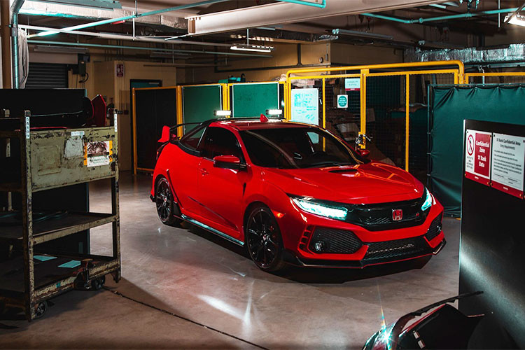Mẫu xe thể thao Honda Civic Type R mới về nguyên bản vốn đã là một mẫu xe rất ấn tượng. Thế nhưng, vẫn có người nghĩ rằng Civic Type R có tiềm năng để nâng cấp thêm nữa, điển hình như Honda chi nhánh Anh.