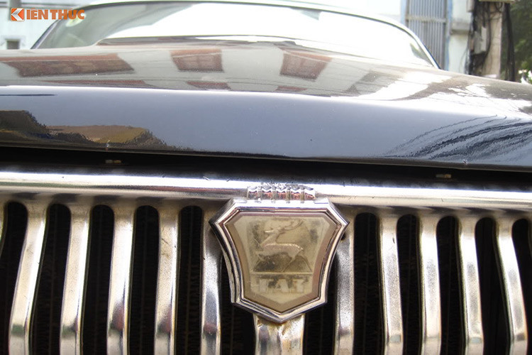 Tùy theo chức vụ, các cán bộ nước ta sẽ được sử dụng loại xe tương ứng. Khi đó, chức Bộ trưởng được tiêu chuẩn xe Volga còn Thứ trưởng lại đi xe Moskovic. Cấp trưởng của cục, vụ, viện tiêu chuẩn xe Lada.