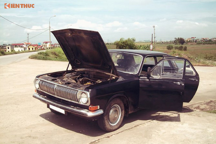 Những chiếc xe sang Volga ở Việt Nam thời bao cấp luôn được gắn liền với địa vị xã hội nên nó luôn có một chỗ đứng khá lớn trong lòng người dân, đi kèm với nó là bao ước muốn của một thời mà nhiều người đã ví như "châm ngôn" - "Sống đi Volga, chết làm ma Mai Dịch".