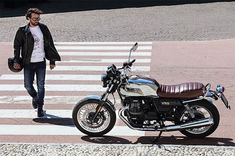 Động cơ của xe là loại V-Twin với đầu xylanh quay ngang, gần giống với dòng máy Boxer của BMW. Động cơ này có dung tich xy lanh 744cc, làm mát bằng không khí, sản sinh công suất 52 mã lực tại tua máy 6.200 vòng/phút và mômen xoắn cực đại 60 Nm tại tua máy 4.900 vòng/phút. Đi kèm là hệ thống phun xăng điện tử và hộp số 6 cấp.