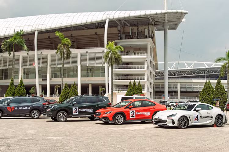 Sieu trinh dien oto mao hiem Subaru Russ Swift Stunt Show tai Ha Noi-Hinh-6