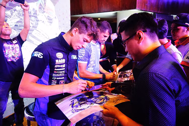 Hiện tại khi về Việt Nam KYT được phân phối chính thức bởi Công ty TNHH MKA Việt Nam. Các sản phẩm chủ lực mà hiện tại của hãng hiện đang bán ra như: KR-1, NFR, Venom, Woodoo và Cougar. Đây là loại nón dành cho những anh em có nhu cầu sử dụng thường xuyên đi xa bằng môtô phân khối lớn và xe gắn máy. 