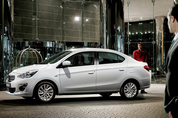 Hiện tại, giá xe Mitsubishi Attrage đang phân phối ra thị trường với 4 phiên bản với giá bán lần lượt: Attrage MT Eco: 375,5 triệu đồng, Attrage MT: 405,5 triệu đồng. Attrage CVT Eco: 425,5 triệu đồng, Attrage CVT: 475,5 triệu đồng. Đây cũng được xem là một sự lạ chọn hợp lý dành cho những gia đình mới sử dụng xe trong đô thị.