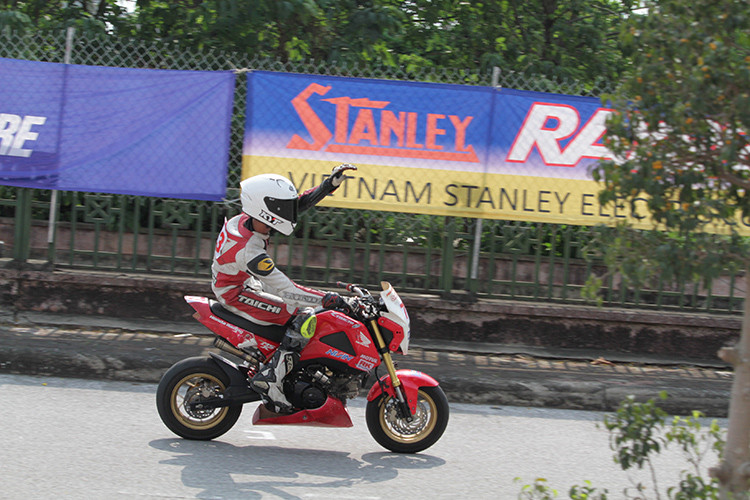 Đặc biệt hơn nữa, các khán giả đến tham dự sự kiện còn có cơ hôi trực tiếp giao lưu với các tay đua dày dặn kinh nghiệm thi đấu trong và ngoài nước của đội Honda Racing Vietnam là Cao Việt Nam #65, Lê Khánh Lộc #48 và Nguyễn Vũ Thanh #99 .