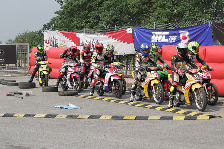 Giai dua xe may VMRC 2019 dau tien dien ra o Ha Noi