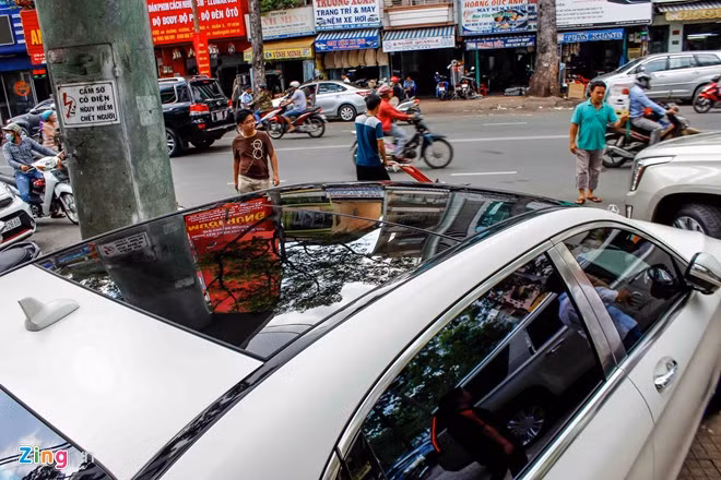 Nếu quy đổi giá S600 Maybach tại Việt Nam sang USD, chiếc xe này có giá 640.000 USD, đắt gấp 3,4 lần so với giá tại thị trường Mỹ.