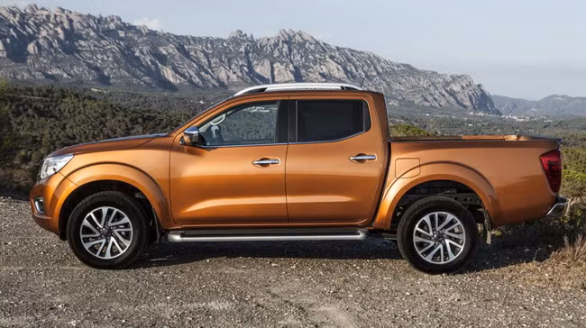 Xe được trang bị cùng hộp số loại số sàn 6 cấp hoặc tự động 7 cấp với hệ dẫn động hai bánh hoặc bốn bánh.