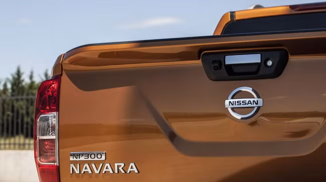 Nissan thiết kế hệ thống treo sau đa kết nối hoàn toàn mới cho model Double Cab. Ngoài ra, hệ thống này cũng nhẹ hơn 20kg so với trước kia.