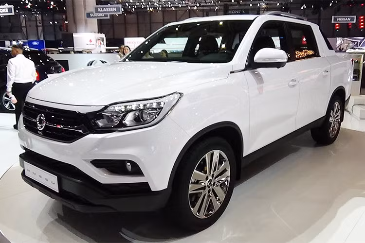 Sau màn chào sân tại triển lãm Geneva Motor Show 2018, mẫu xe bán tải Musso 2019 sẽ có mặt tại châu Âu vào mùa hè này đi kèm với gói bảo hành lên đến 5 năm, hiện tại SsangYong chưa cung cấp giá bán của xe.