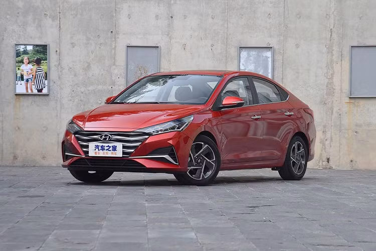 Tại triển lãm Thành Đô 2019 diễn ra vào tháng 9 vừa qua, Hyundai đã vén màn phiên bản mới của mẫu sedan cỡ B Verna hay còn gọi là Accent dành cho thị trường Trung Quốc. Đến nay, sau 2 tháng, Hyundai Accent 2020 mới chính thức được bày bán tại thị trường đông dân nhất thế giới này.