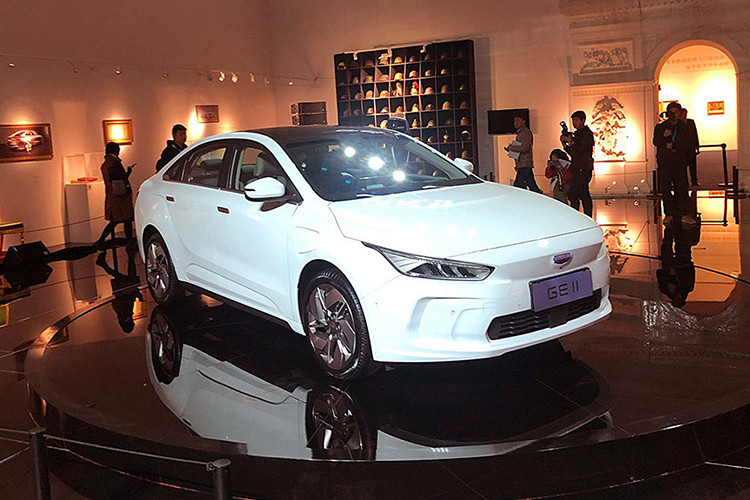 Các thông số kỹ thuật chính thức vẫn chưa được công bố, nhưng một số nguồn tin địa phương có đề cập rằng GE11 sẽ trang bị một mô tơ điện 174 mã lực và tốc độ tối đa 150 km/h. Nó sẽ là mẫu xe đầu tiên của nhãn hiệu Geely New Energy mới, đại diện bởi một logo bạc bóng bẩy hơn và sẽ được bán trước ở các thành phố cấp 1 và cấp 2 ở Trung Quốc.