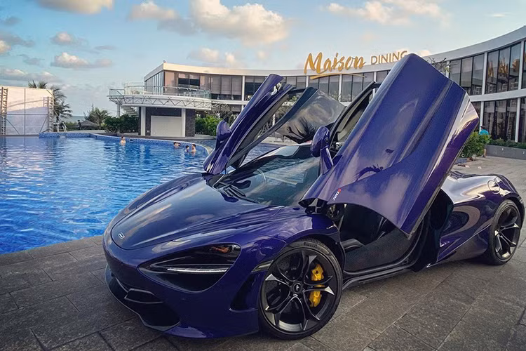 Hiện tại thị trường Việt Nam đã có 6 chiếc McLaren 720S được đưa về nước. Người sáng lập ra hành trình Car Passion, đại gia siêu xe Cường Đô la còn có ý định thuyết phục các thành viên trong đoàn chuyển qua sử dụng dòng xe mình đang chạy để nhằm quy tụ một hội nhóm toàn siêu xe McLaren 720S.