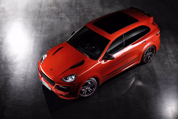 Phiên bản độ Magnum có những chi tiết cực kỳ khác biệt so với mẫu Cayenne thông thường, vốn đã được xem là một chiếc SUV có khả năng vận hành cực kỳ ấn tượng.