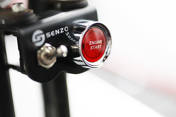 Nhờ có bộ khung siêu nhẹ và khối động cơ chỉ nặng 69,1 kg, chiếc Honda Mean Mower của Team Dynamics có tỷ số công suất trên trọng lượng ở mức 1000 mã lực/tấn. Để hãm lại sức mạnh của xe, Team Dynamics trang bị kẹp phanh 4 pít-tông ở trước và kẹp phanh 6 pít-tông ở sau. Bộ vành của xe là loại Goldspeed kích thước 10 inch, lấy từ xe đa địa hình 4 bánh ATV, đi kèm là lốp chuẩn đua Hoosier.