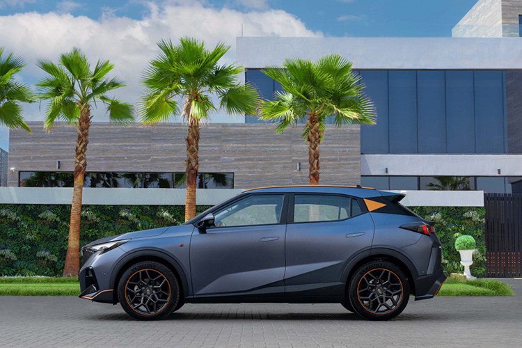 Nếu thông tin này được xác nhận, mẫu xe SUV GAC GS3 Trung Quốc sẽ trở thành sản phẩm thứ tư của thương hiệu GAC tại Việt Nam, nối tiếp bộ đôi GAC M8 và GS8 đã ra mắt vào giữa năm ngoái, cùng với GAC M6 Pro từng xuất hiện tại triển lãm VMS 2024.